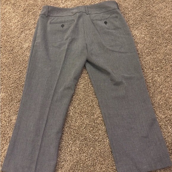 Express Women's Charcoal Capris - Picture 5 of 6